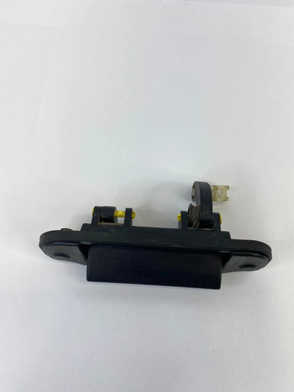 2000-2006 MAZDA MPV REAR TRUNK TAILGATE LIFTGATE DOOR LATCH HANDLE OUTSIDE OEM