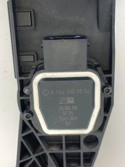 06-12 MERCEDES-BENZ ML350 THROTTLE ACCELERATOR GAS PEDAL SENSOR A1643000504 OEM