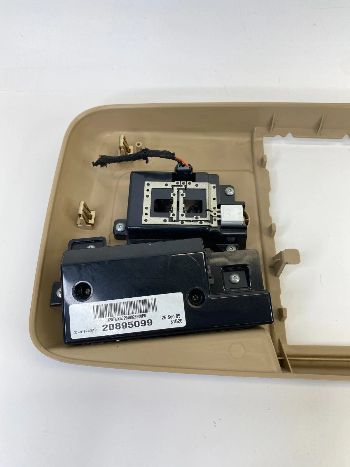 08-17 BUICK ENCLAVE UPPER REAR ROOF CONSOLE DVD SCREEN BEZEL TRIM ASSEMBLY