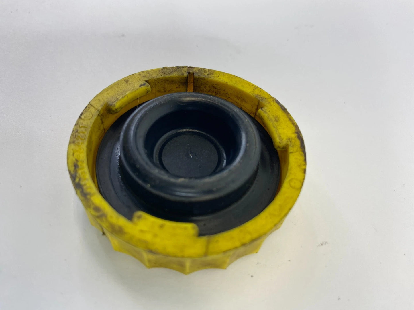 2001-2005 CHRYSLER PT CRUISER BRAKE FLUID MASTER CYLINDER RESERVOIR CAP OEM
