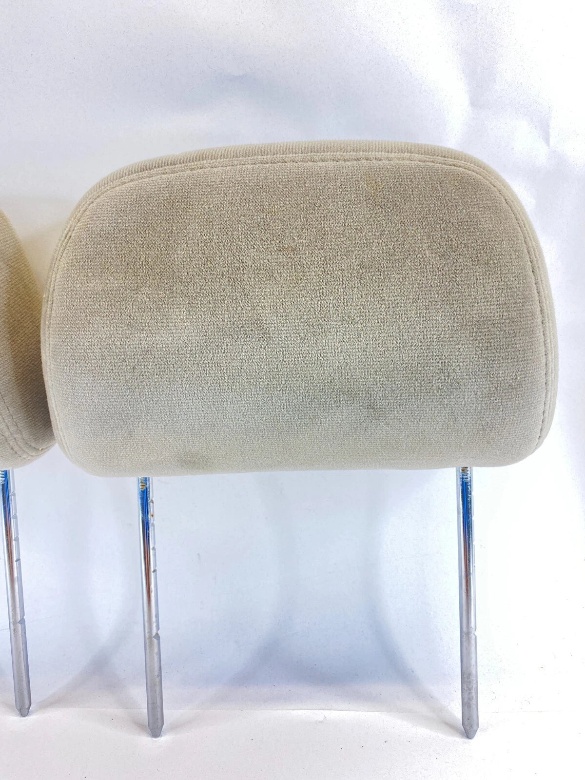 2000-2005 CHEVY IMPALA FRONT SEAT HEADREST HEAD REST PAIR SET LEFT & RIGHT