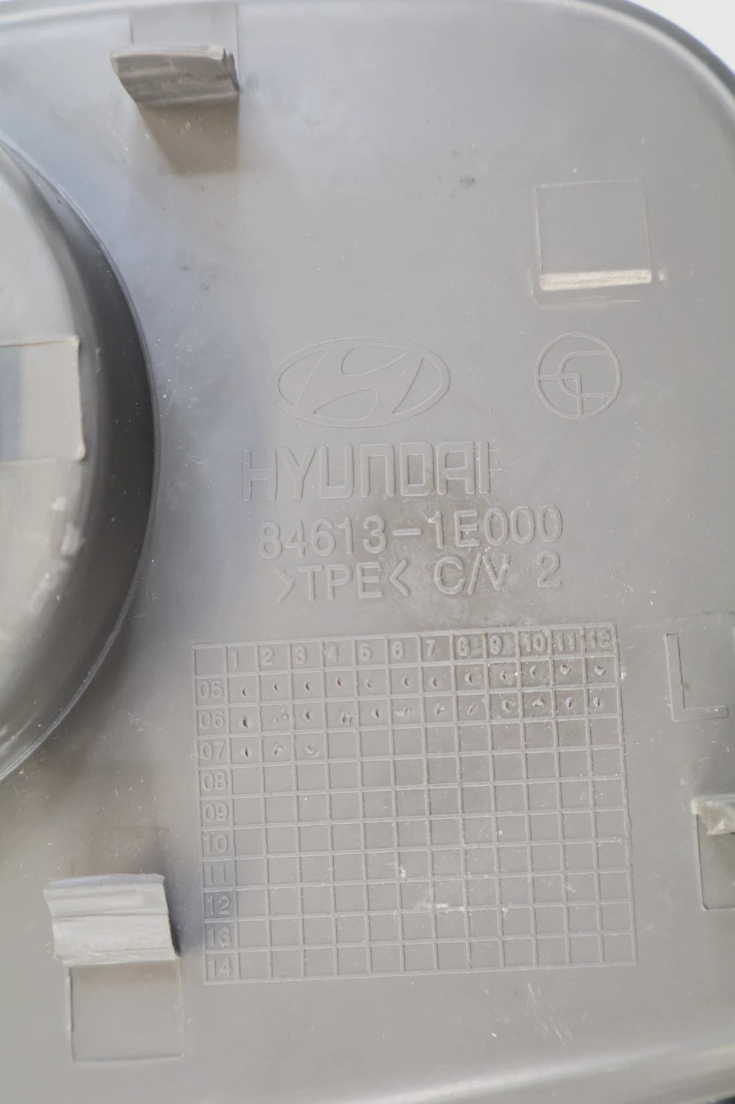 2006-2011 HYUNDAI ACCENT RUBBER CUP HOLDER PRESS INSERT MAT OEM 84613-1E000