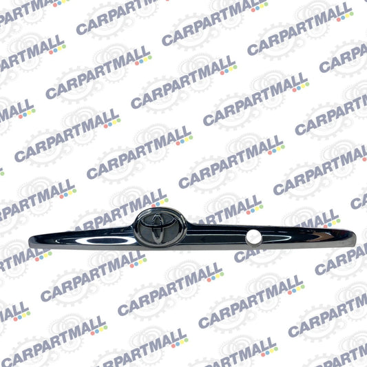 2003 2004 TOYOTA AVALON REAR TRUNK LID MOLDING HANDLE GARNISH 76801-07010 OEM