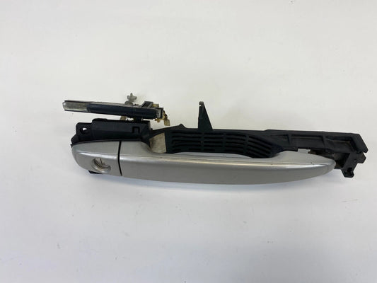 04-10 TOYOTA SIENNA FRONT RIGHT PASSENGER EXTERIOR DOOR HANDLE 1D7 SILVER SHADOW
