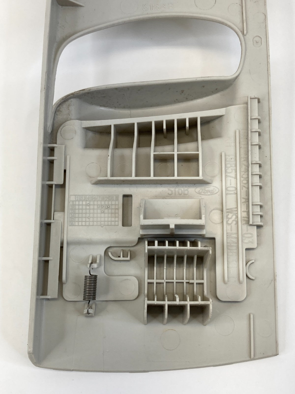 13-18 Ford C-Max Front Right Side Seat Belt Height Adjuster Cover DM51-F24582