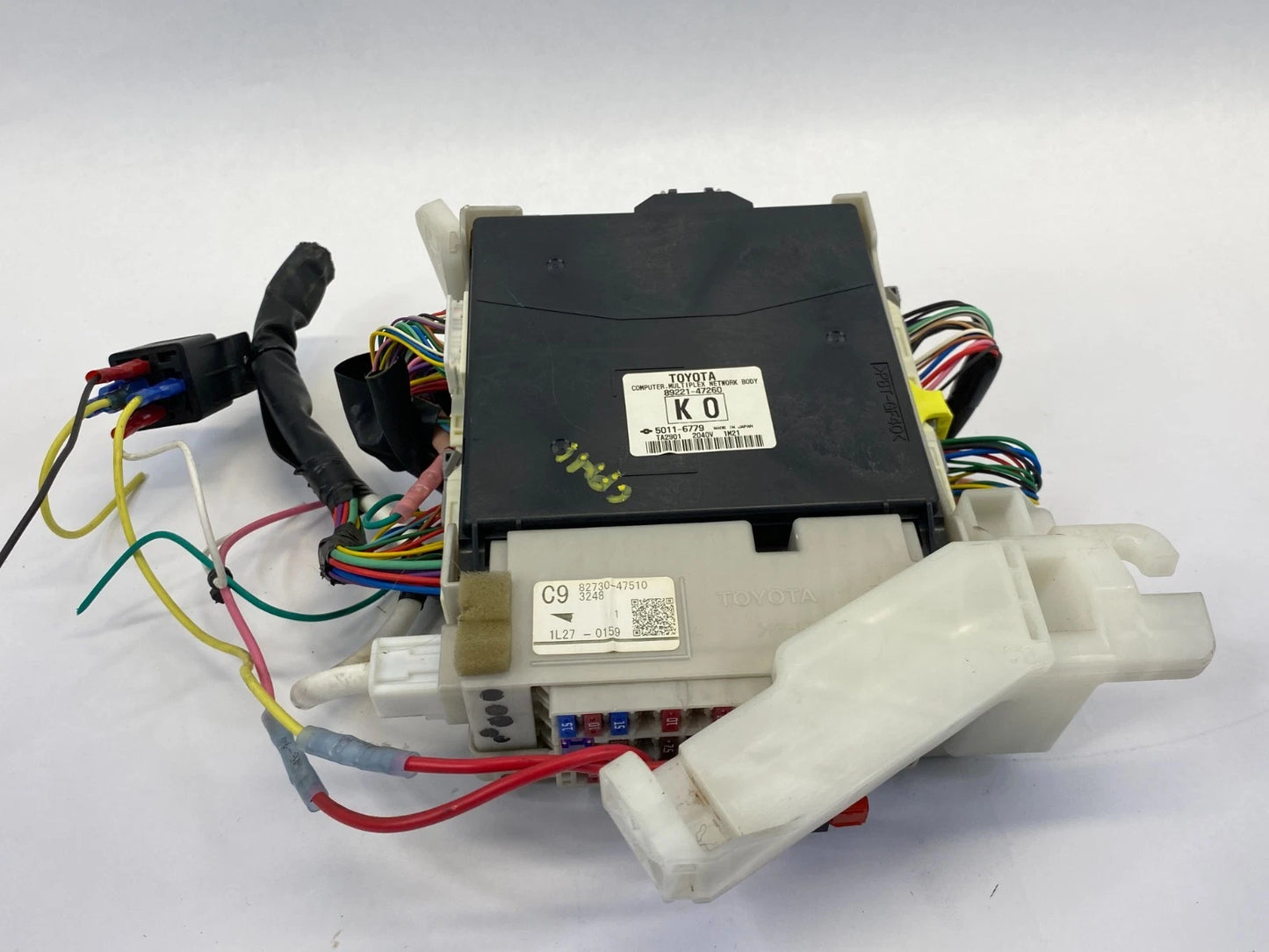 2012-2015 TOYOTA PRIUS INTERIOR FUSE RELAY BODY JUNCTION BOX 82730-47510 OEM