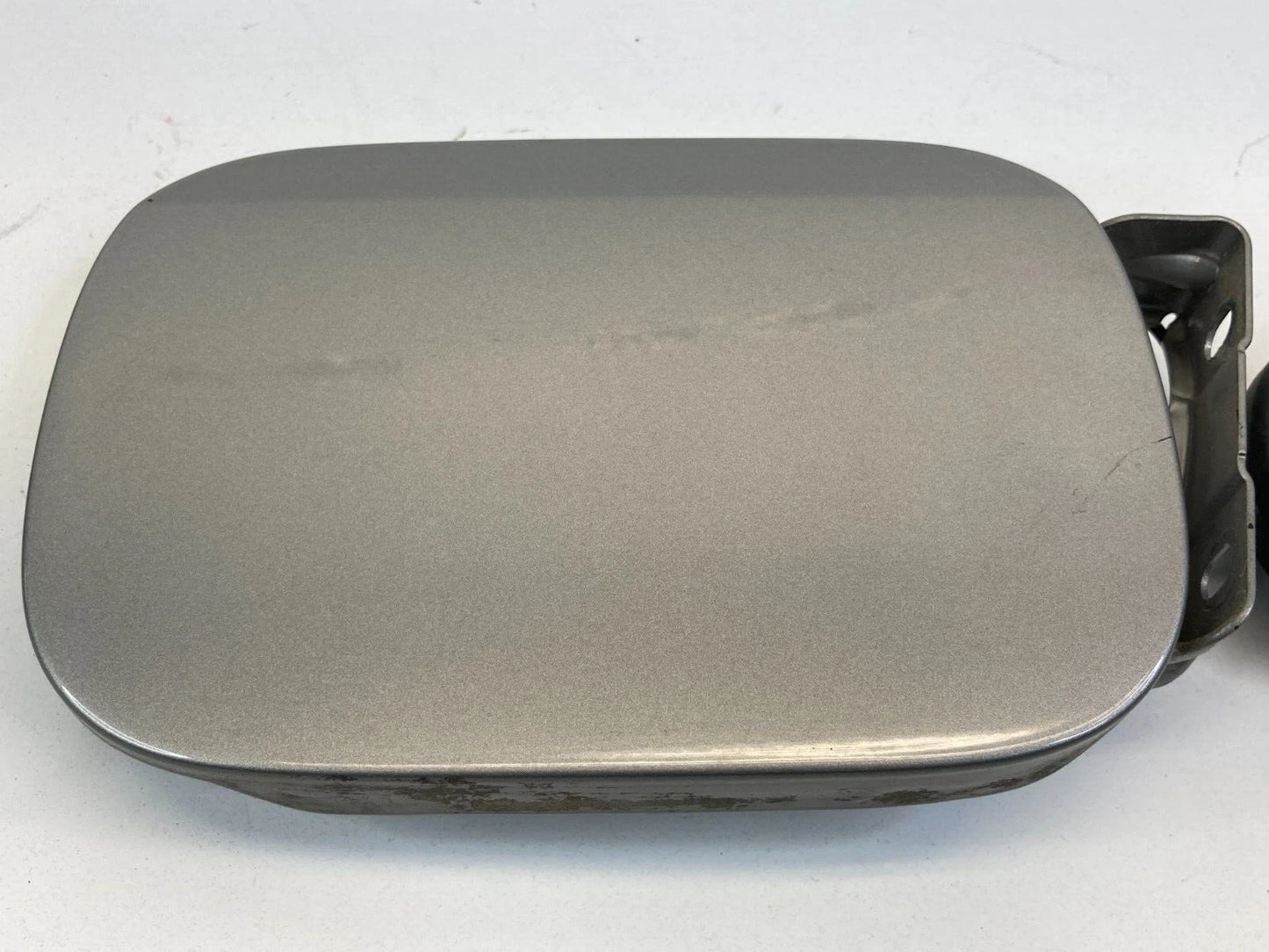 03-06 MERCEDES-BENZ E320 SEDAN FUEL FILLER DOOR LID GAS COVER A-211-584-46-17