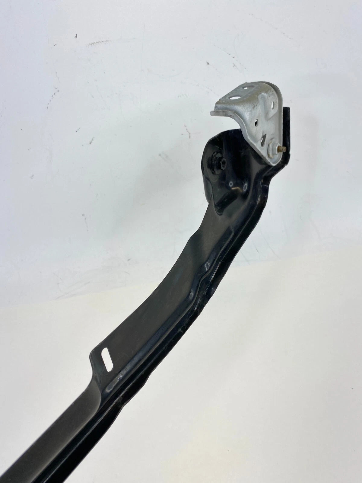 2012-2016 CHEVROLET SONIC FRONT GRILLE BUMPER MOUNT BRACKET SUPPORT 95026539 OEM