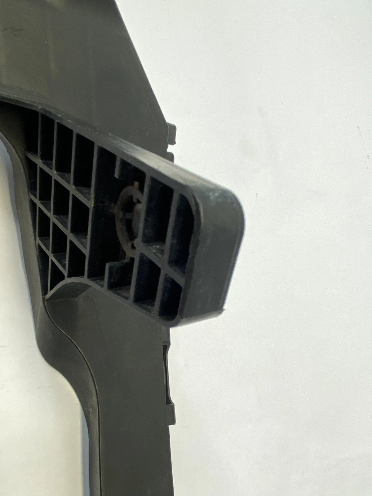 2009-2014 ACURA TL FRONT LEFT DRIVER HEADLIGHT BRACKET MOUNT 71190-TK4-A000