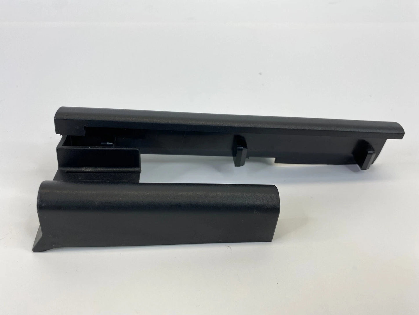 2004-2007 BMW 530I FRONT RIGHT SEAT TRACK OUTER END COVER TRIM CAP 7007696 OEM