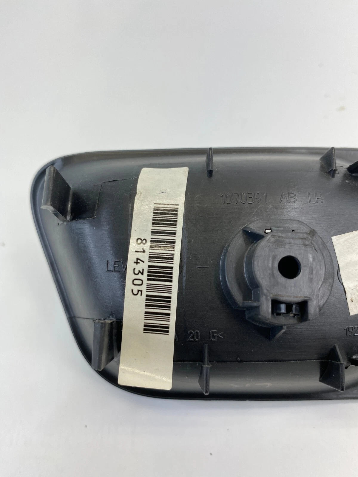 2005-2007 CHRYSLER 300 REAR LEFT BACK SIDE DOOR INNER DOOR HANDLE 1070391 OEM