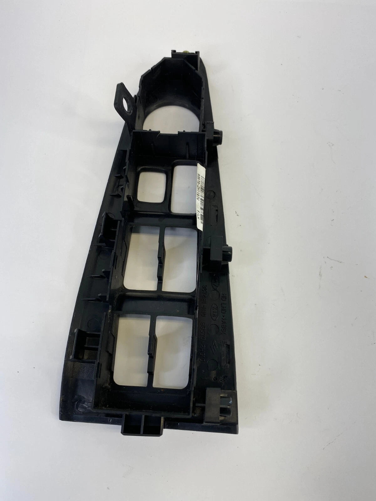 2007-2010 HYUNDAI ELANTRA FRONT LEFT DOOR POWER WINDOW SWITCH BEZEL 93570-2H010