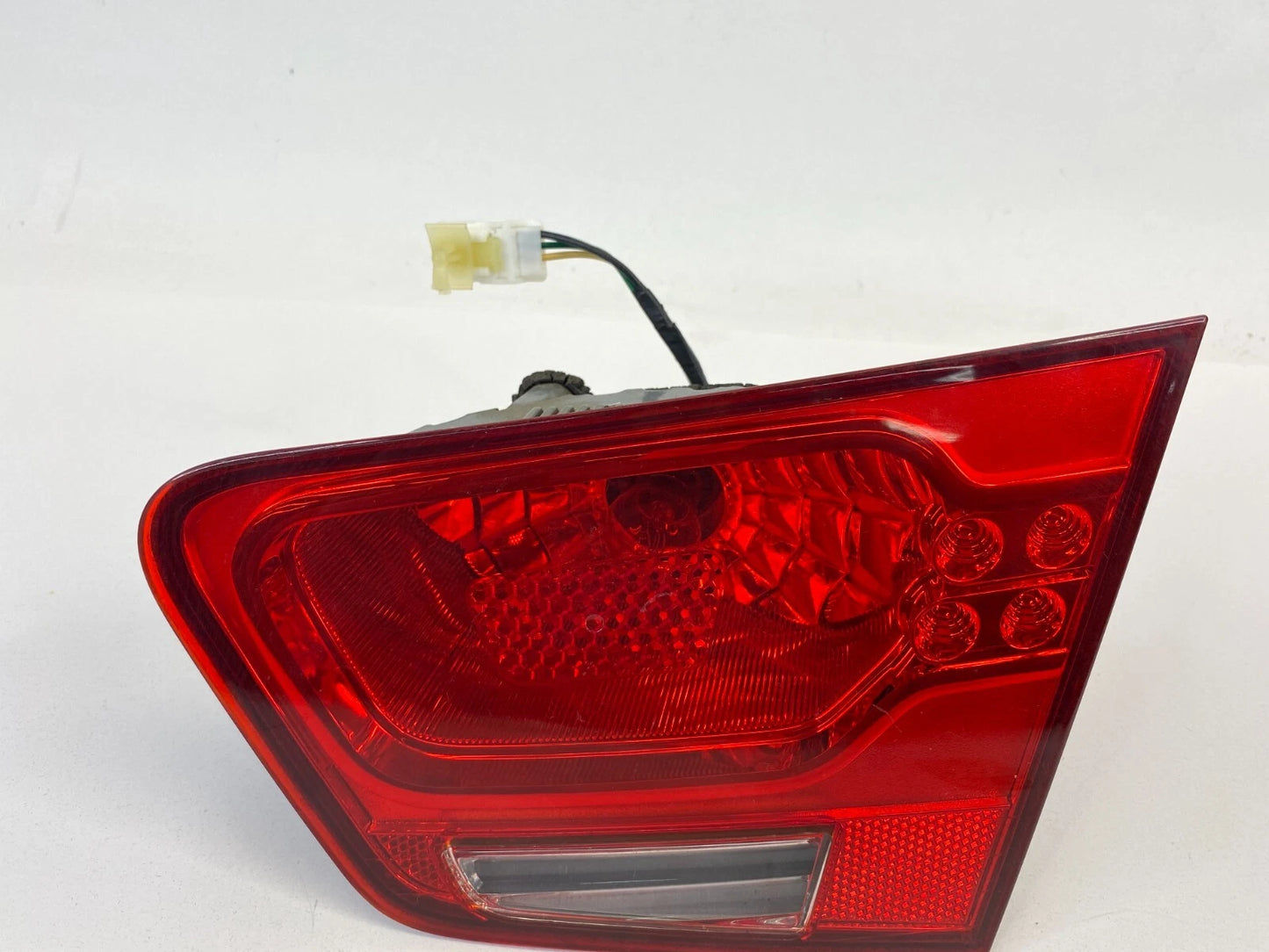 2010-2013 KIA FORTE SEDAN REAR RIGHT INNER TRUNK TAIL LIGHT 92404-1M000 OEM
