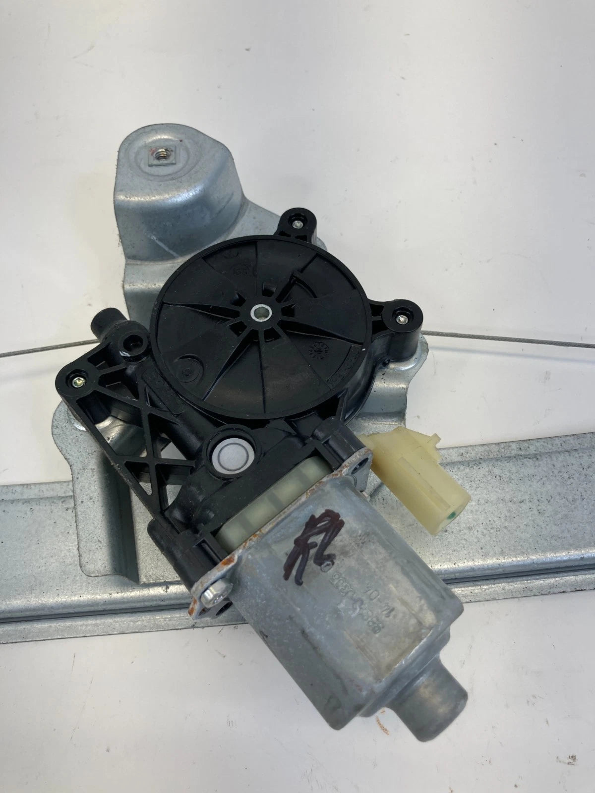 12-17 CHEVROLET EQUINOX REAR LEFT DOOR WINDOW REGULATOR W/MOTOR 98820-J305 OEM