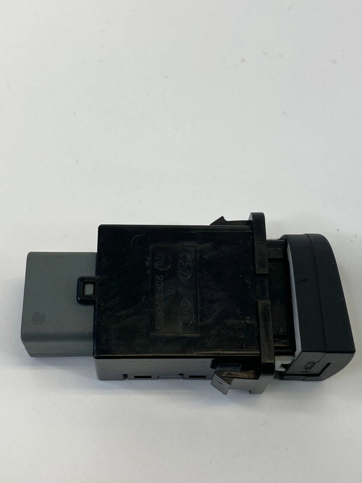 2006 07 08 09 10 2011 HYUNDAI ACCENT REAR DEFROSTER CONTROL SWITCH BUTTON OEM