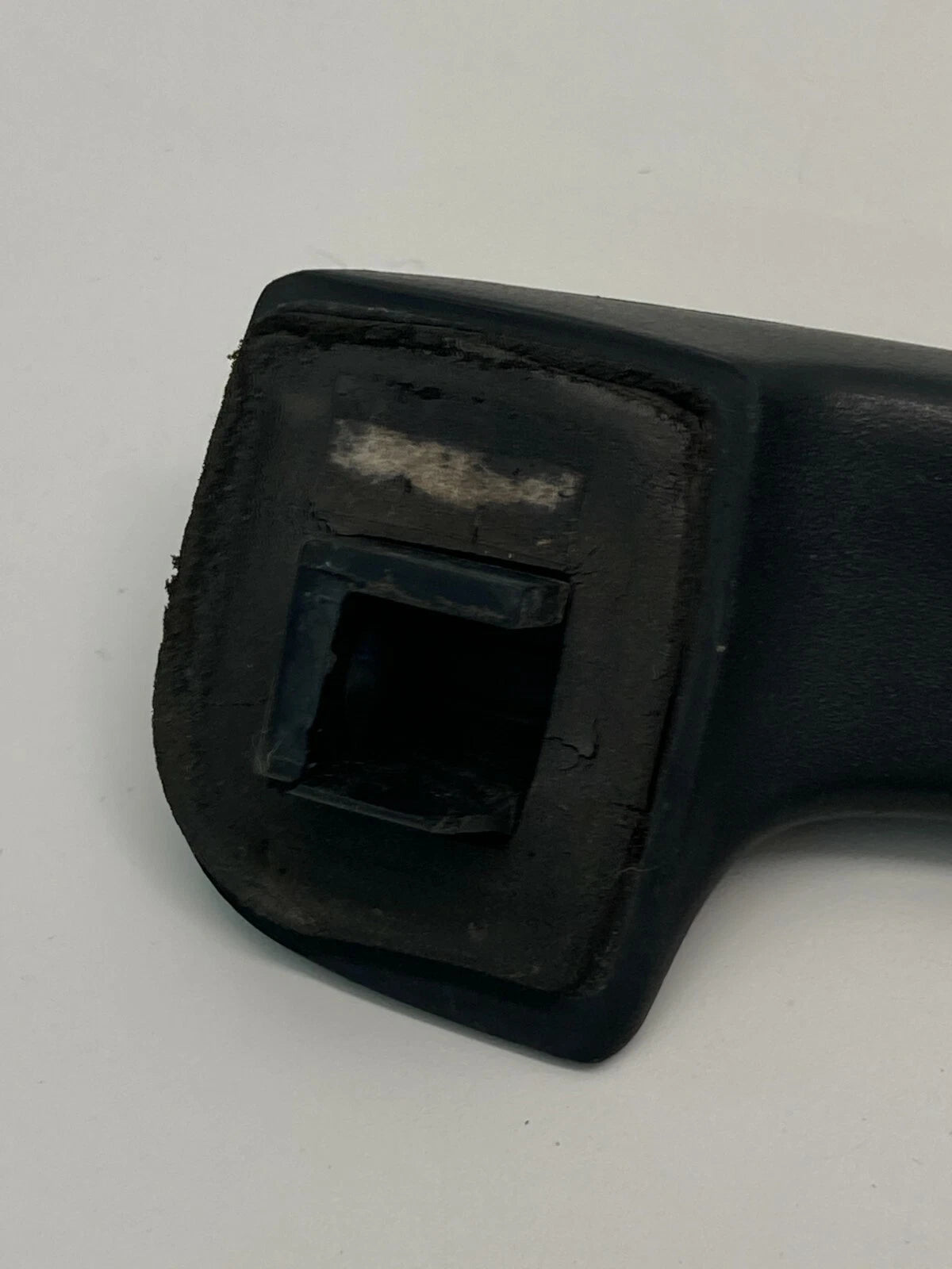 2002-2007 SATURN VUE FRONT RIGHT PASSENGER SIDE OUTER EXTERIOR DOOR HANDLE OEM