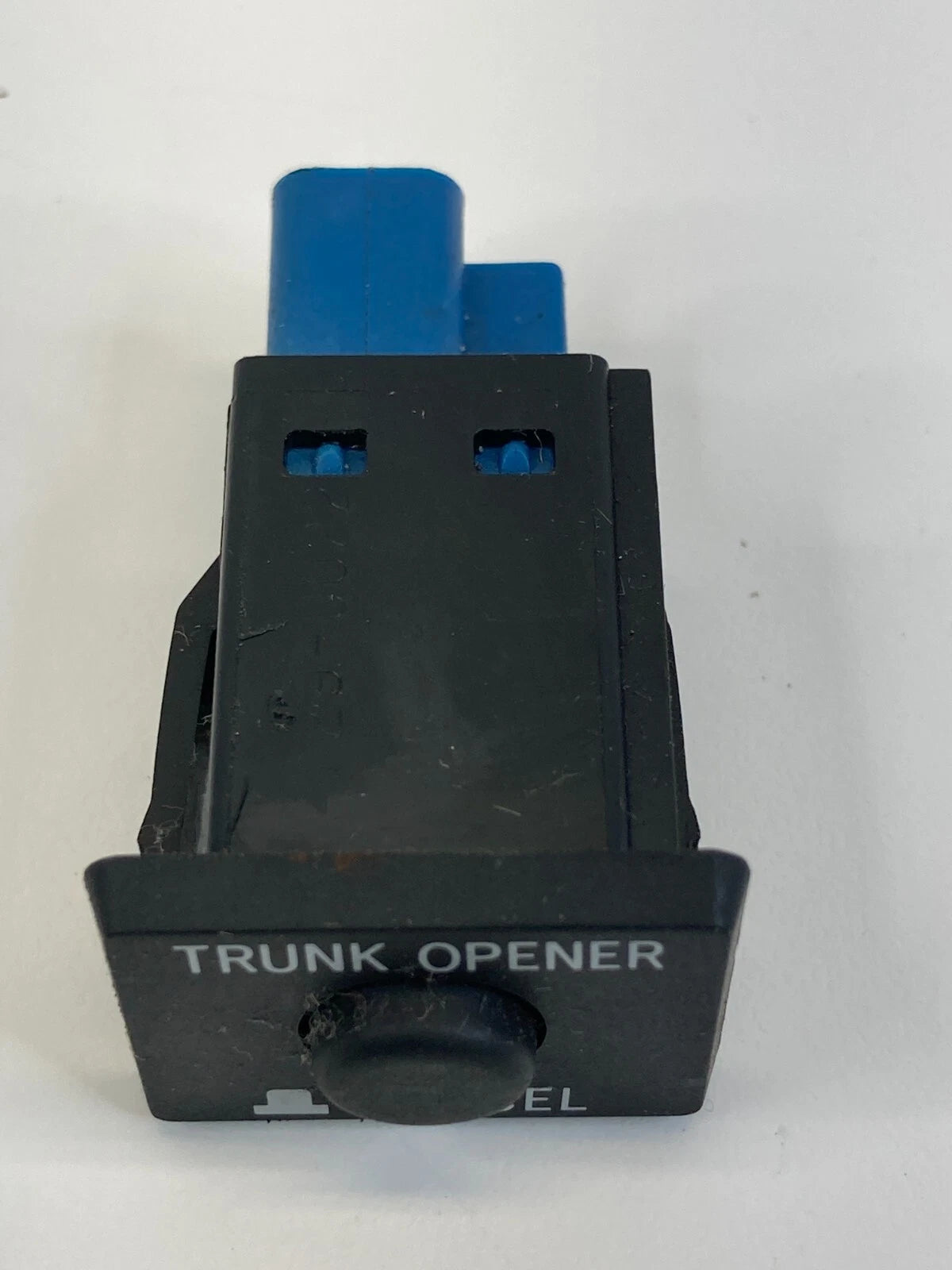 2002 2003 LEXUS ES300 2004-2006 LEXUS ES330 TRUNK OPENER SWITCH BUTTON OEM