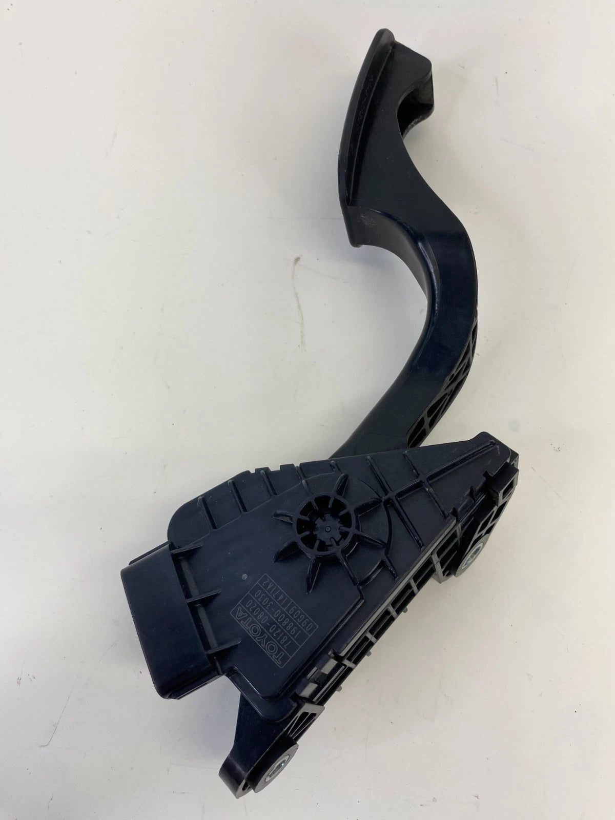 2004-2010 TOYOTA SIENNA ACCELERATOR GAS PEDAL POSITION SENSOR 78120-08020 OEM