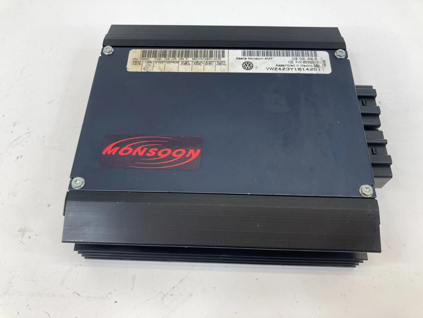 1998-2010 VOLKSWAGEN BEETLE SOUND SYSTEM AUDIO RADIO AMPLIFIER 1C0-035-456-P OEM