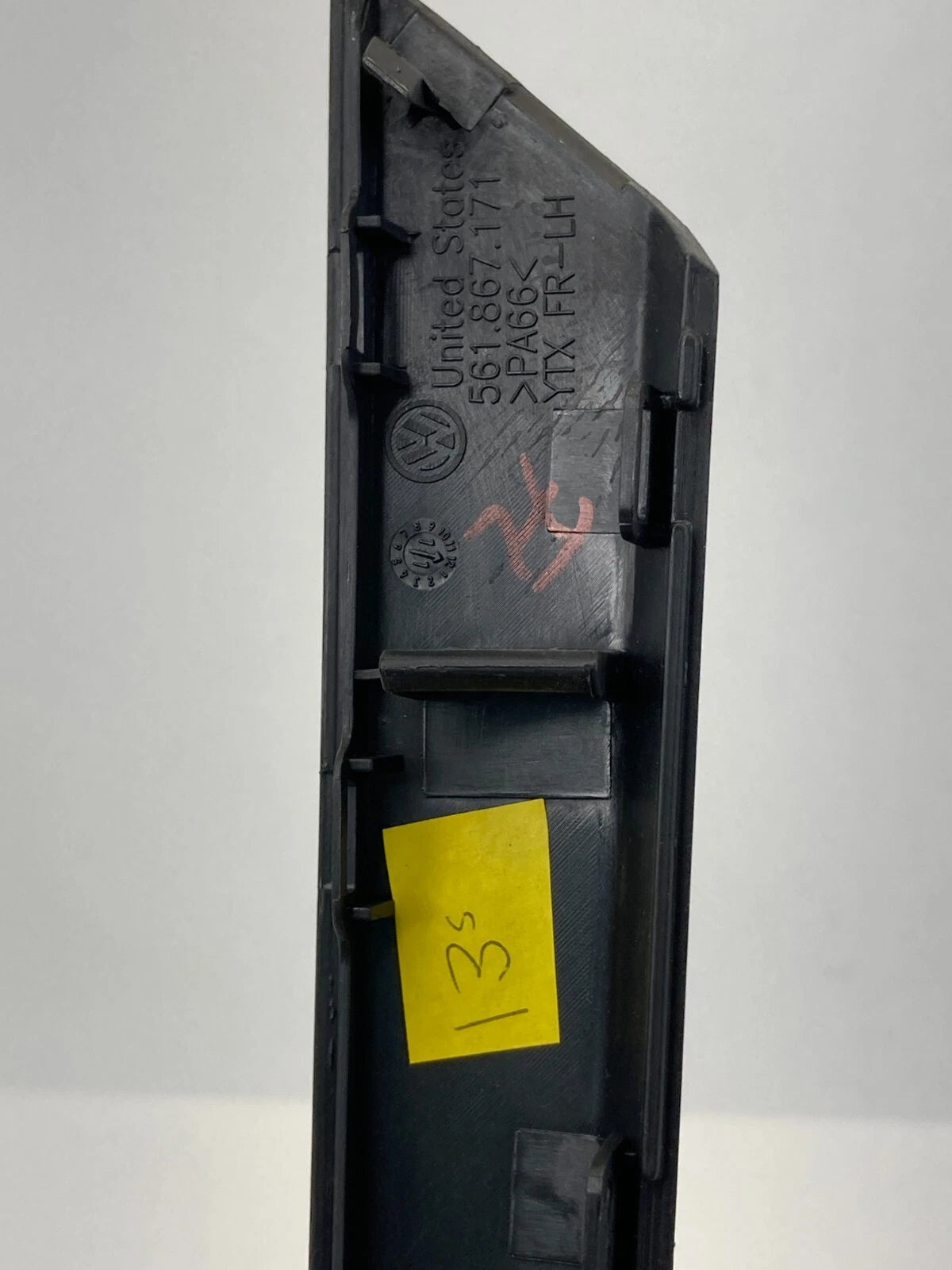 12-15 VOLKSWAGEN PASSAT FRONT LEFT SIDE DOOR PULL HANDEL TRIM BEZEL 561867171