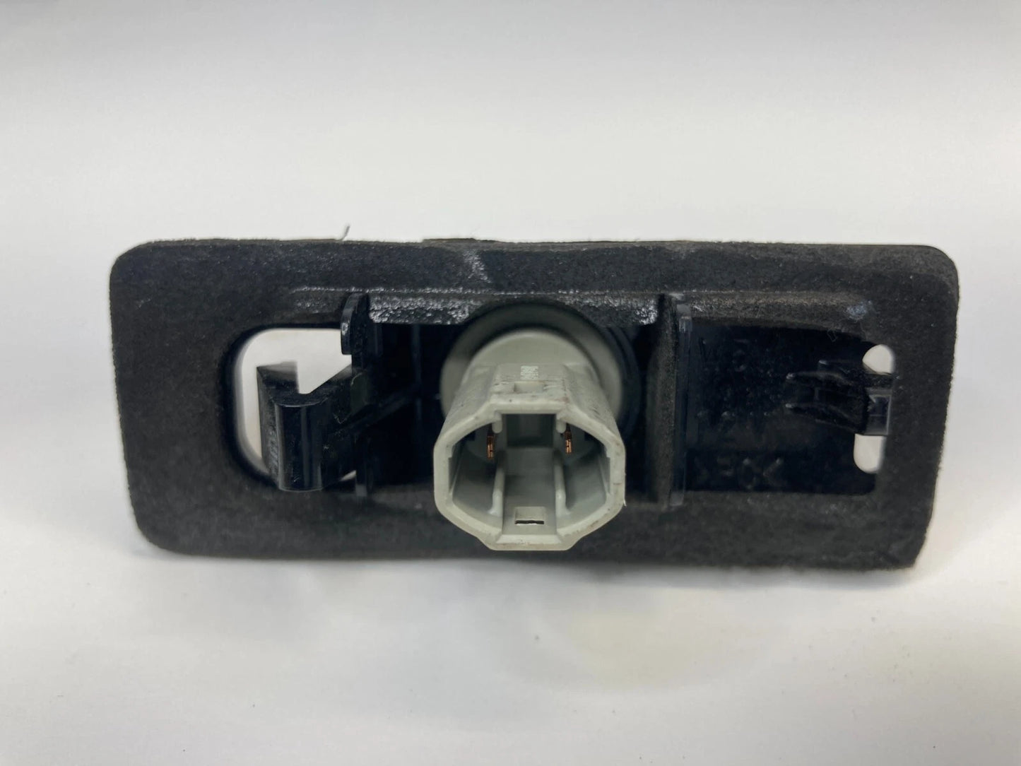 2004-2015 TOYOTA PRIUS REAR TRUNK LICENSE PLATE LAMP LIGHT A045053