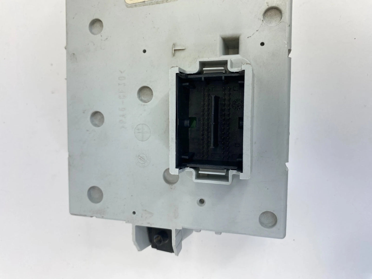 2015 Chrysler 200 2.4L L4 A/T Fuse Box Body Control Module Unit 68145625AH OEM