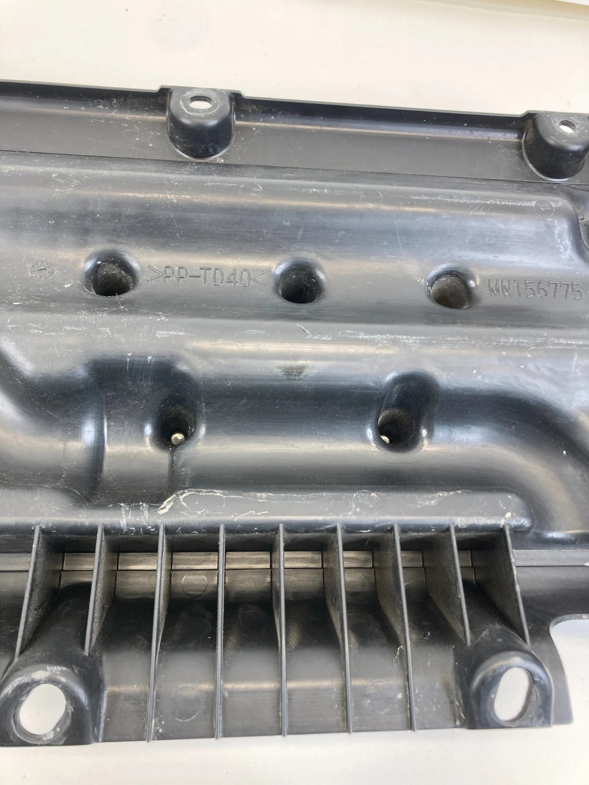 2004-2012 MITSUBISHI GALANT 2.4L ENGINE COVER AIR CLEANER RESONATOR MN156775 OEM