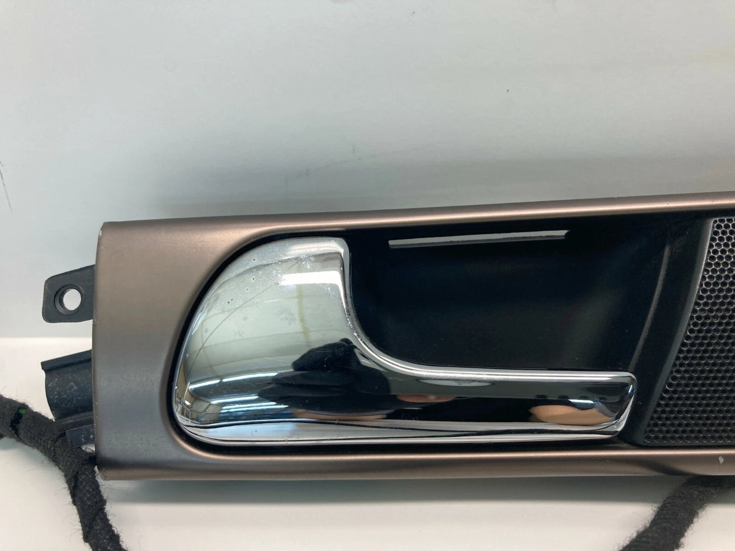 1998-2004 AUDI A6 REAR LEFT INTERIOR DOOR HANDLE WITH TWEETER OEM 4B0839019