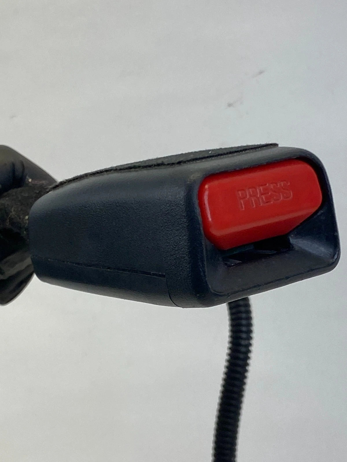 2014 2015 14 15 KIA SORENTO FRONT RIGHT PASSENGER SIDE SEAT BELT BUCKLE OEM