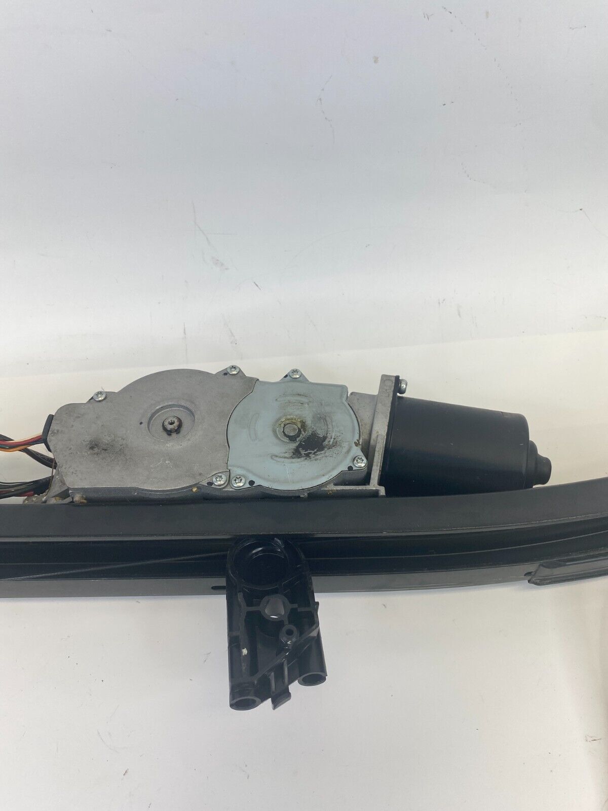 2009 Volkswagen Routan Rear Left Side Power Sliding Door Track Motor 05026972AA