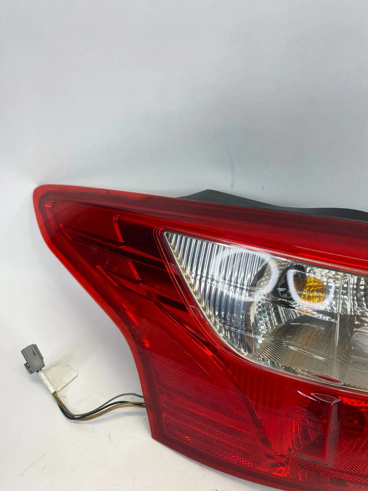 2012 2013 2014 FORD FOCUS SEDAN LEFT DRIVER OUTER TAIL LIGHT TAILLAMP OEM
