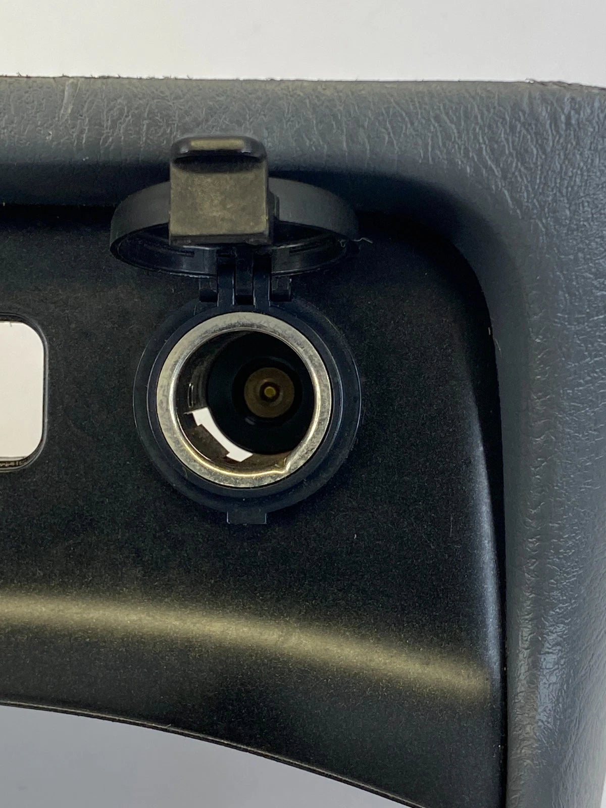 2001-2005 HONDA CIVIC SEDAN A/T FRONT CENTER CONSOLE TRIM PANEL W/ 12V SOCKET