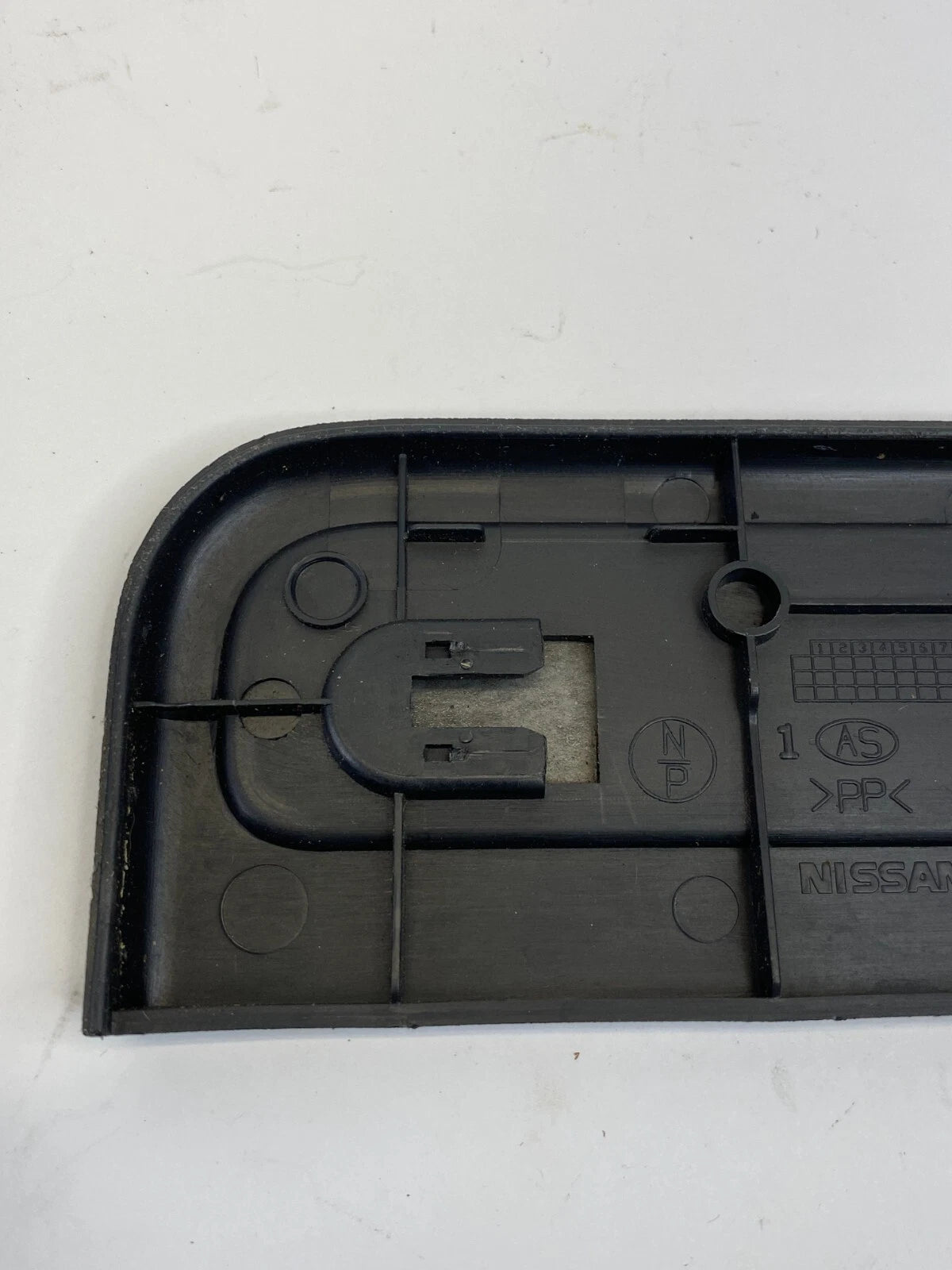 07 08 INFINITI G35 SEDAN REAR RH PASSENGER DOOR SILL SCUFF PLATE OEM 769B2-JK000