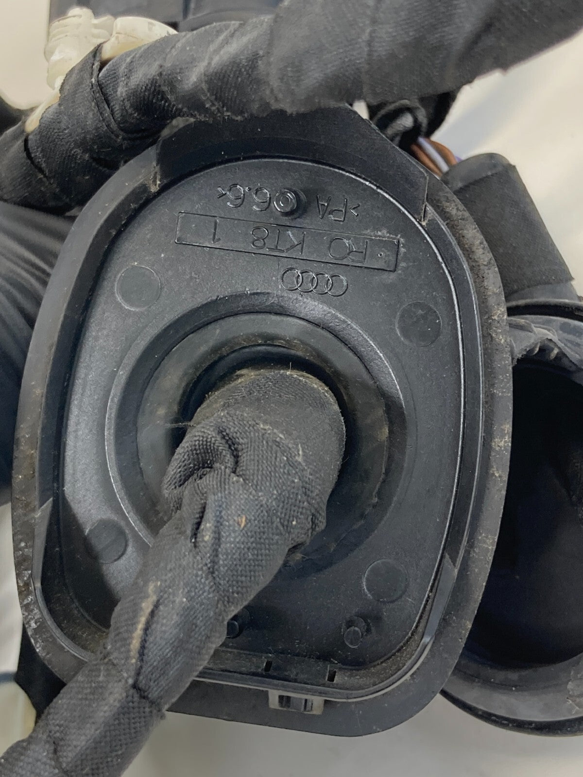 09-16 Audi A4 Quattro Sedan Front Right Door Wire Wiring Harness 8K0971030AB OEM