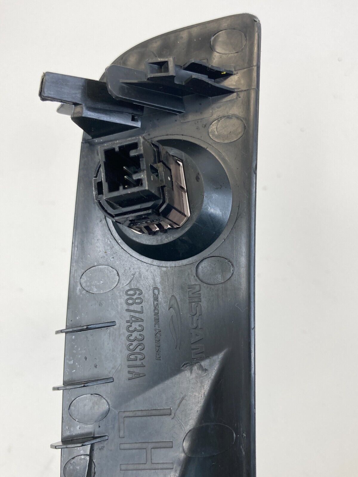 13-19 Nissan Sentra Dash Upper Left Windshield Defroster Nozzle Grille Trim OEM