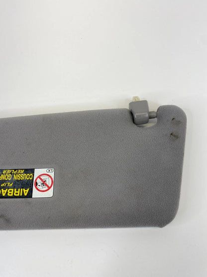 2002 2003 LEXUS ES300 ROOF RIGHT PASSENGER SUNVISOR SUN VISOR GRAY OEM