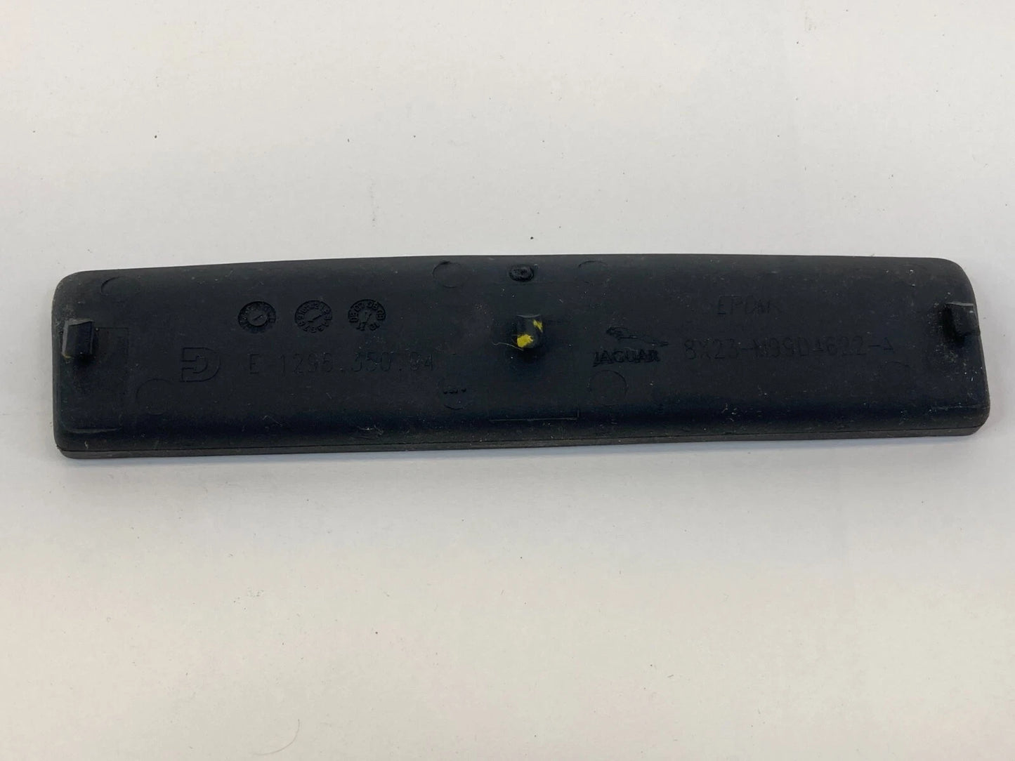2009 2010 JAGUAR XF CENTER CONSOLE STORAGE RUBBER MAT COVER 8X23-M99D4622-A OEM
