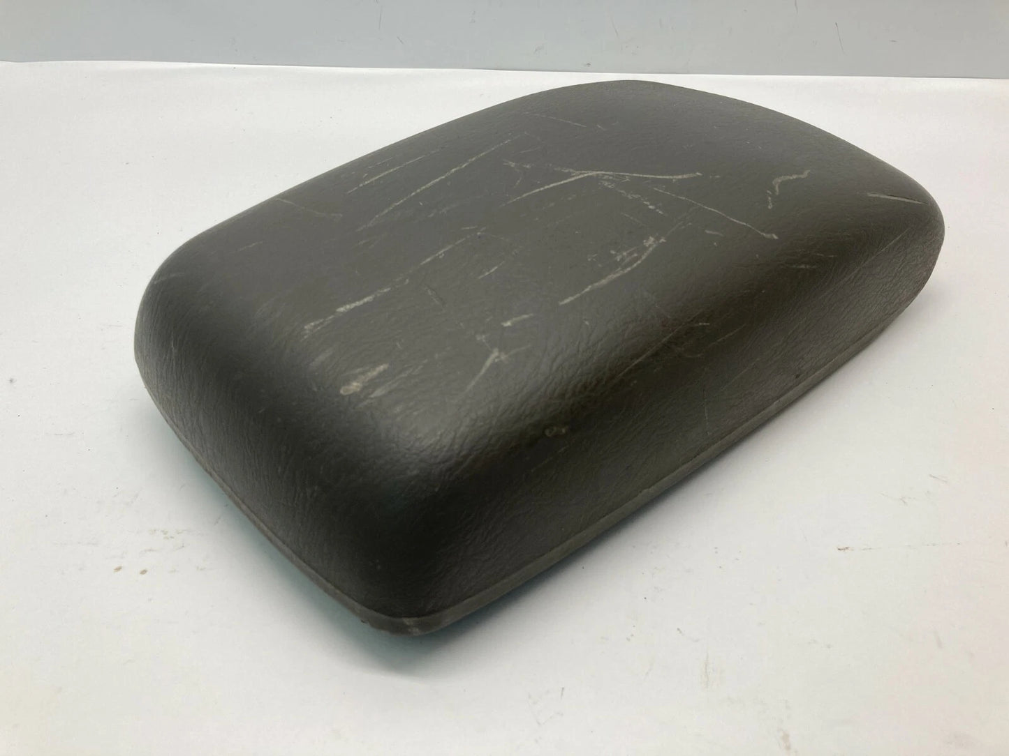 2005 2006 2007 JEEP LIBERTY SPORT ARM REST LID CENTER CONSOLE COVER LID OEM