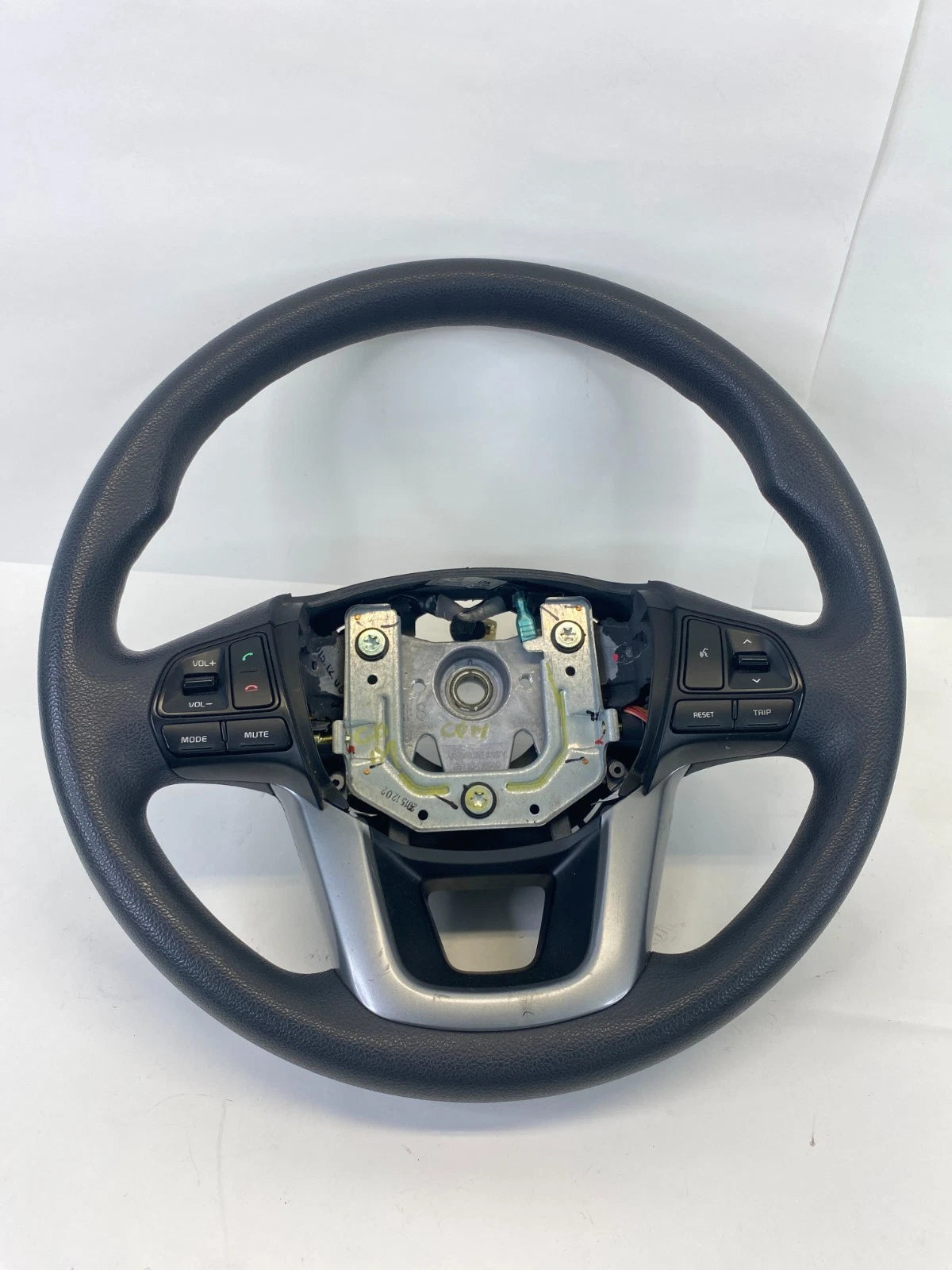 2012-2017 KIA RIO 1.6L STEERING WHEEL WITH AUDIO & CRUISE CONTROL BUTTONS OEM