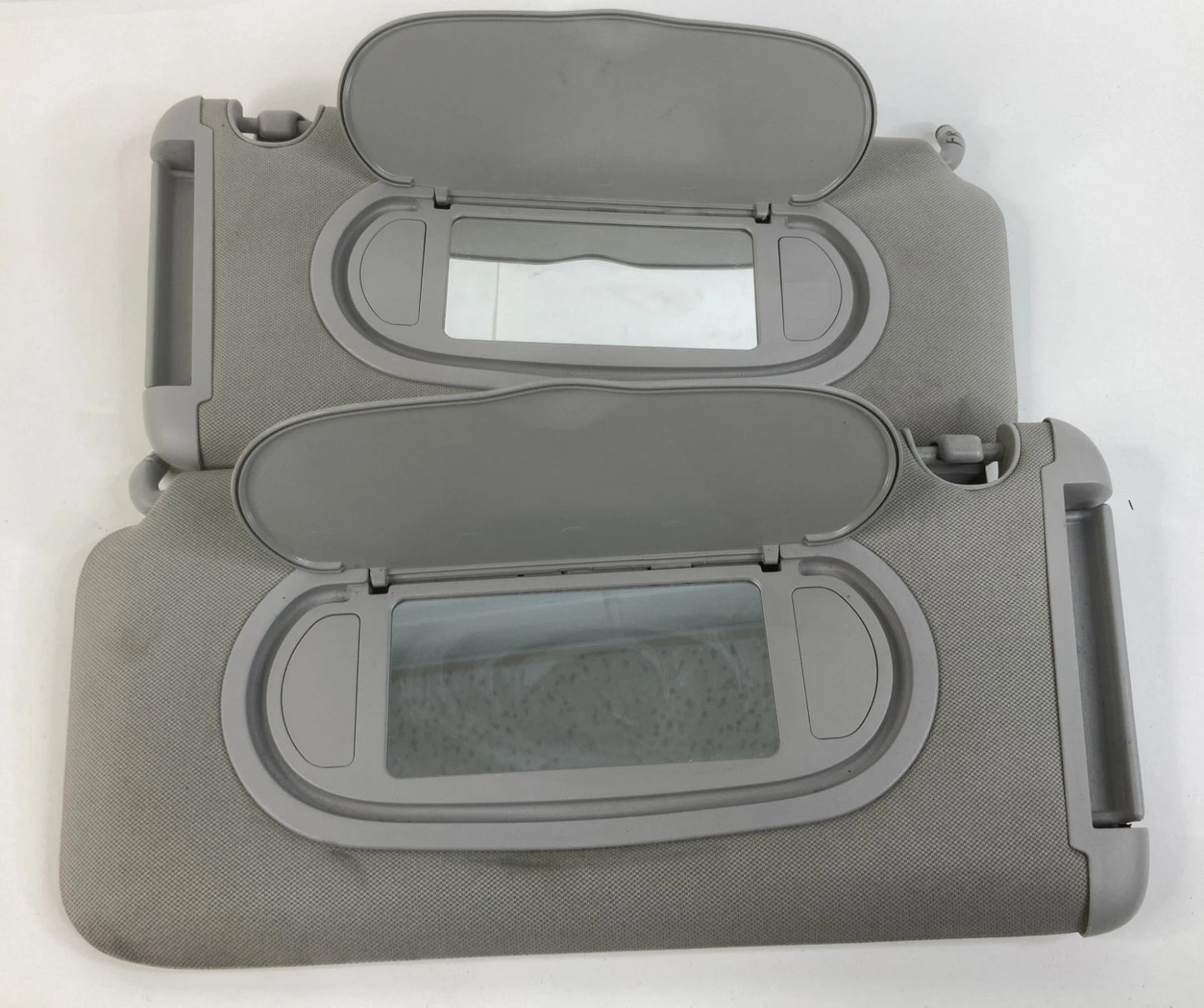 2004-2007 CHEVROLET MALIBU W/O SUNROOF FRONT LEFT RIGHT SUNVISOR SUN VISOR SET