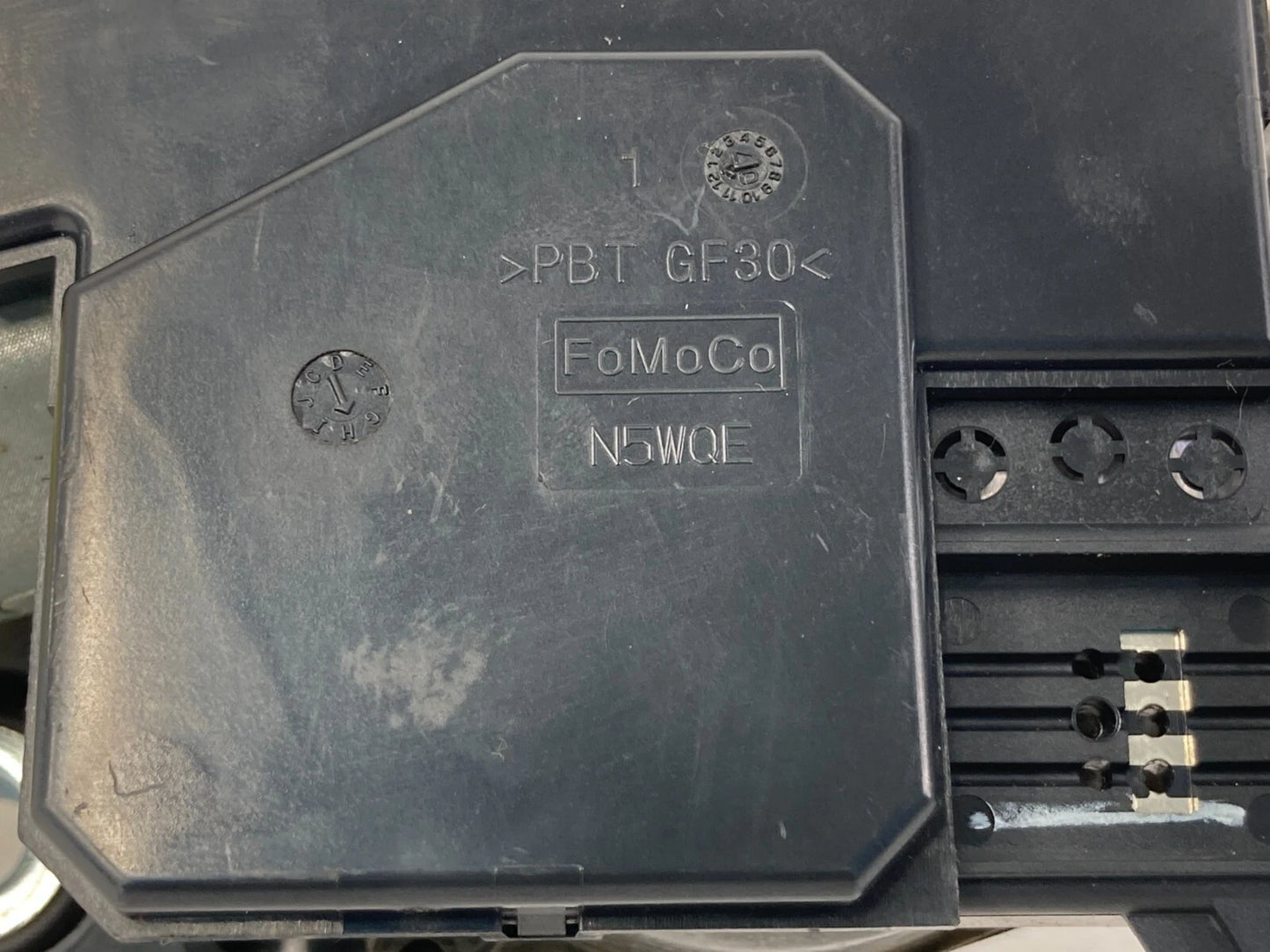 10-12 LINCOLN MKT 08 09 FORD TAURUS X REAR WINDSHIELD WIPER MOTOR 8F93-17404-AB