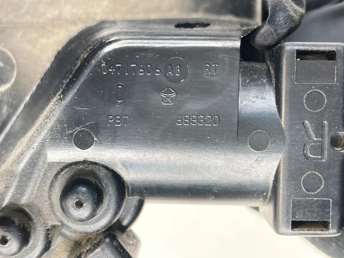 2009-2014 VOLKSWAGEN ROUTAN REAR RIGHT QUARTER HANDLE POWER WINDOW 04717606AB