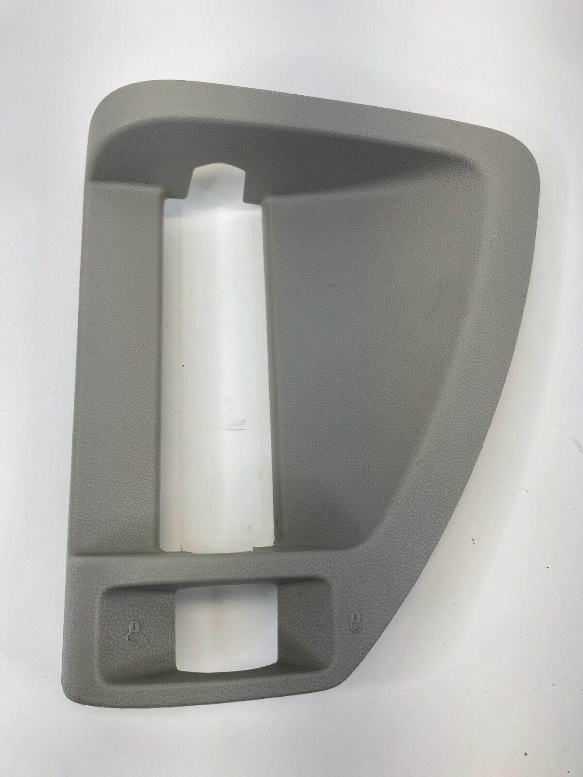 09 10 Volkswagen Routan Rear Left Sliding Door Inner Handle Cover Trim L0150347