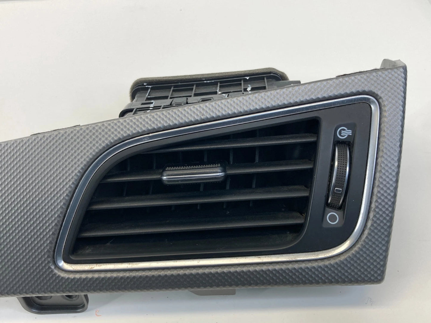 15-17 HYUNDAI SONATA DASH RIGHT SIDE PANEL AC VENT GRILLE BEZEL OEM 84795-C2000