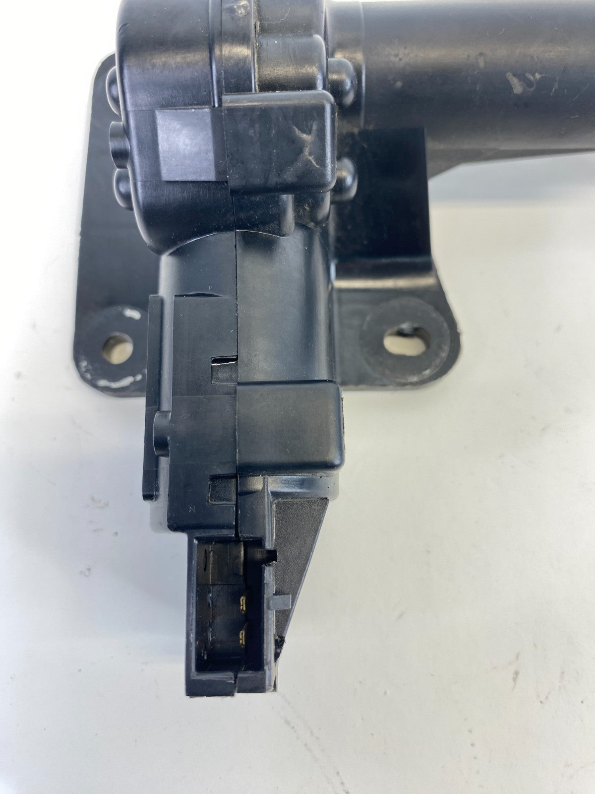 2001-2016 Chrysler Town & Country Rear Right Quarter Handle Power Window