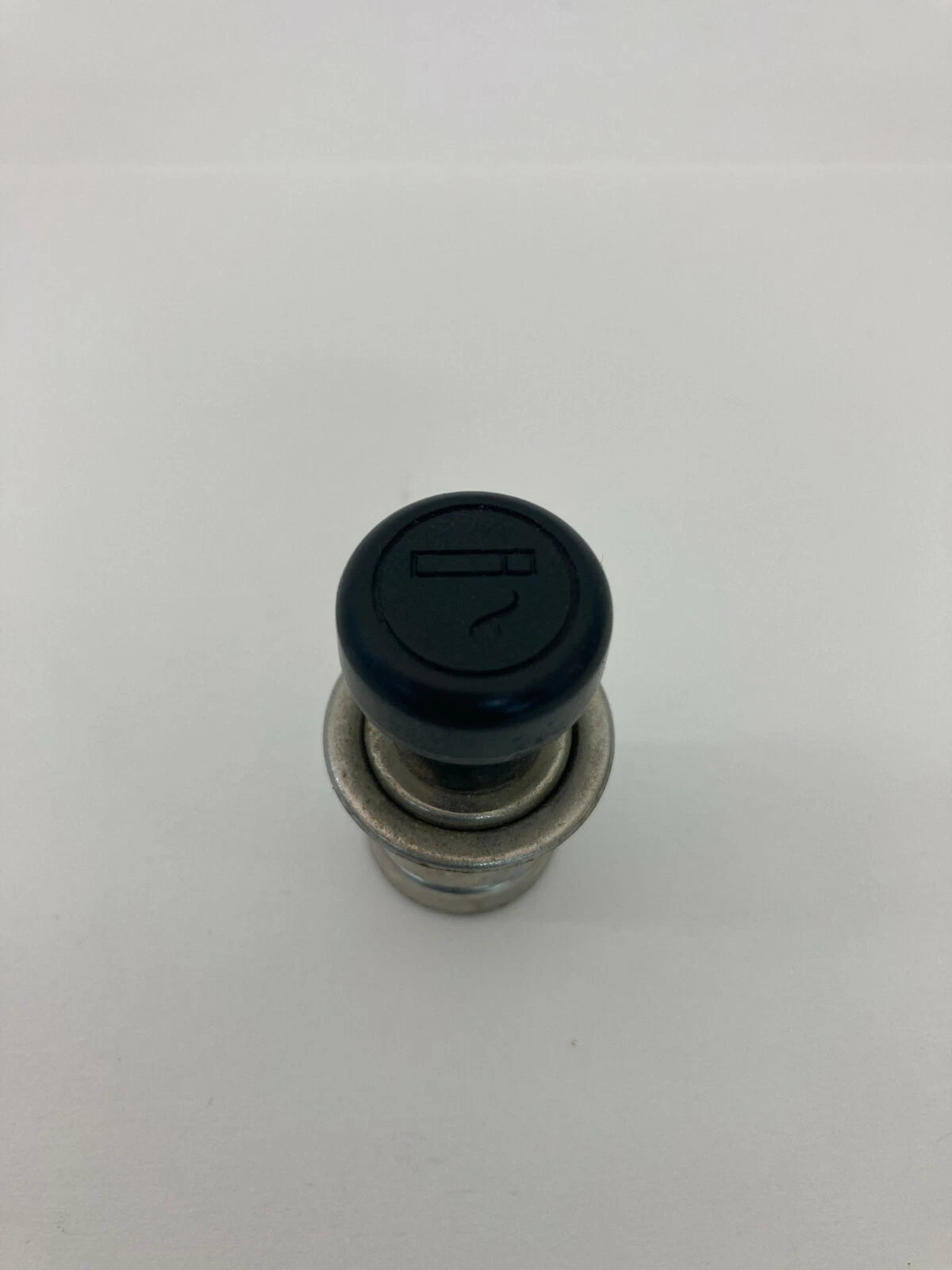 1999 00 01 02 03 2004 SUZUKI VITARA DASH CENTER CIGARETTE LIGHTER POWER OUTLET