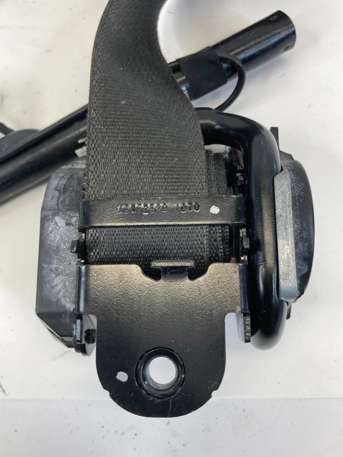 11-16 CHEVROLET CRUZE FRONT LEFT DRIVER SEAT BELT RETRACTOR W/ COVER 15903263