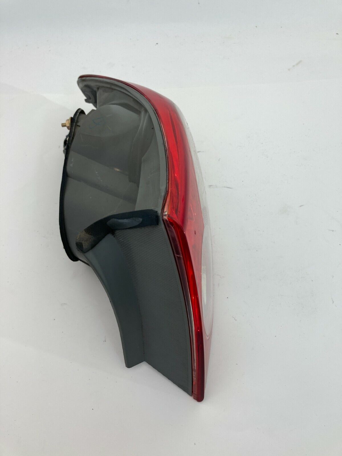 2003-2005 Mazda 6 Mazda6 Sedan Rear Right Passenger Outer Tail Light Taillight