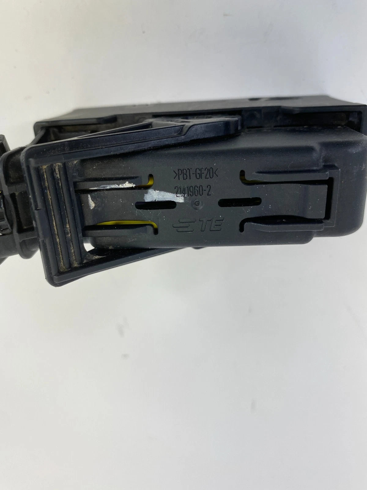 2014-2016 FORD FUSION 1.5L FWD ABS PUMP BRAKE PLUG CONNECTOR RELAY 2141954-1 OEM
