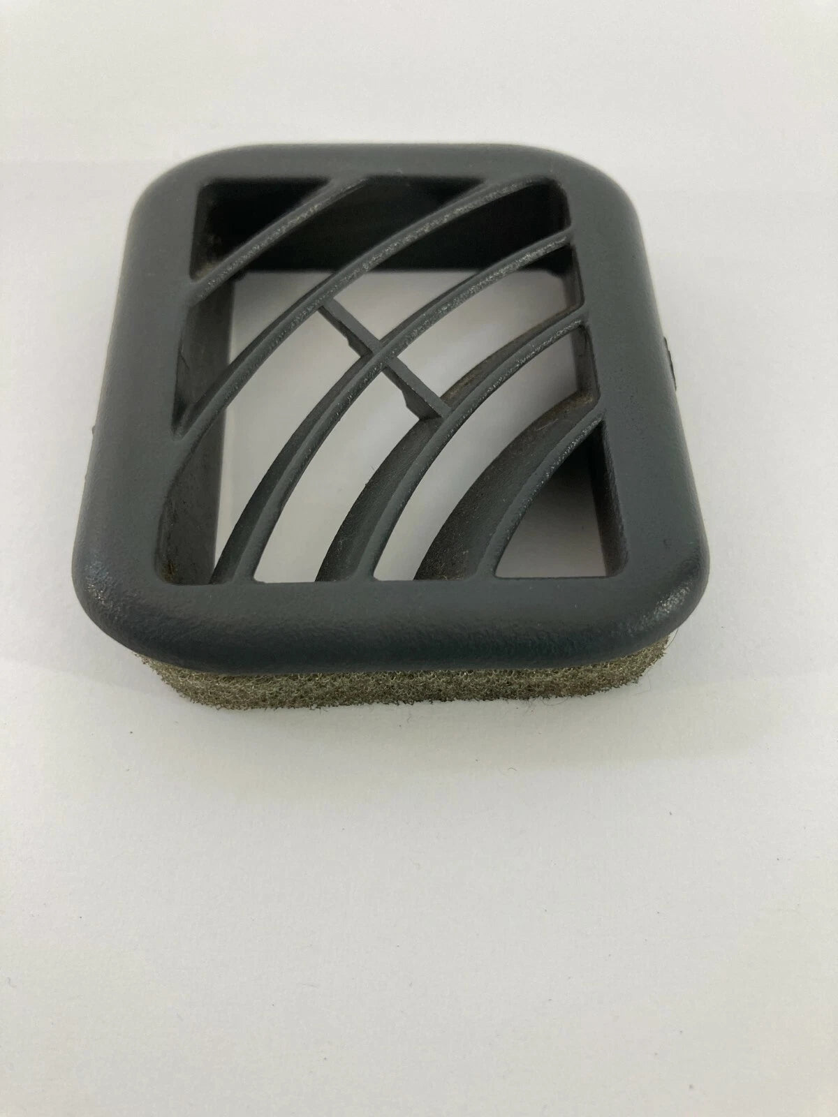 2002 2003 GMC ENVOY XL CENTER CONSOLE AC AIR VENT OUTLET GRILLE COVER BEZEL OEM